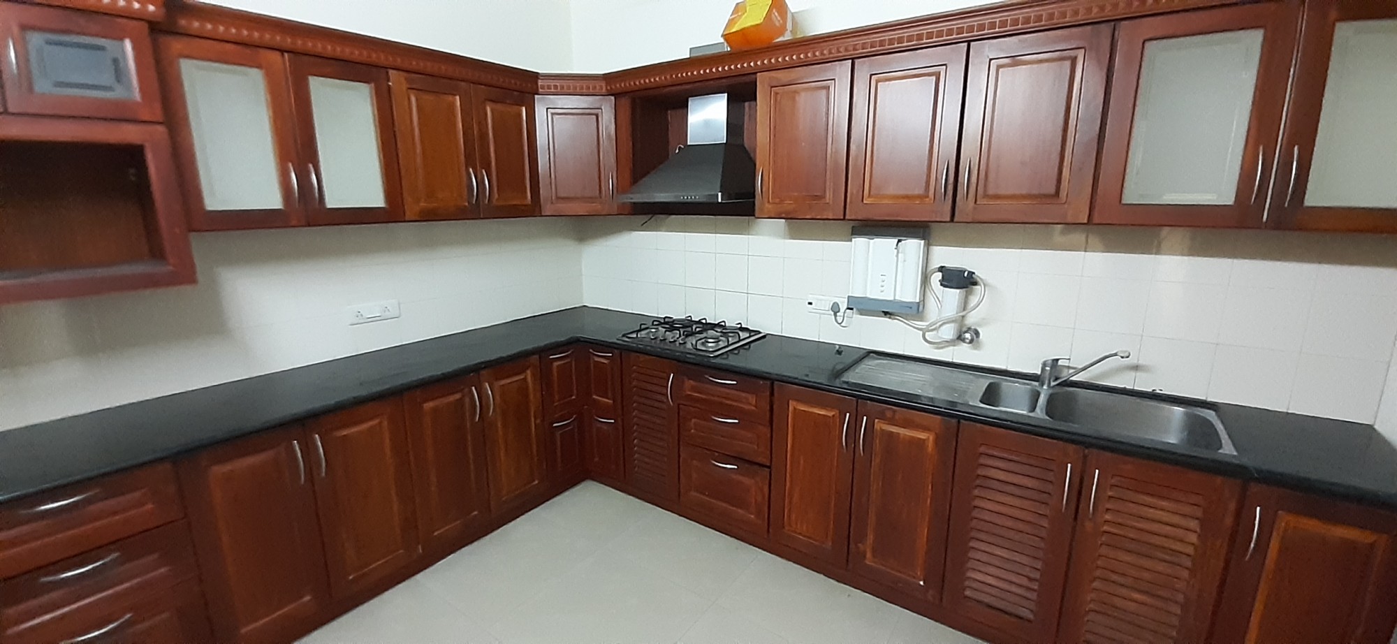 3BHK Semifurnished House  2000sqft
