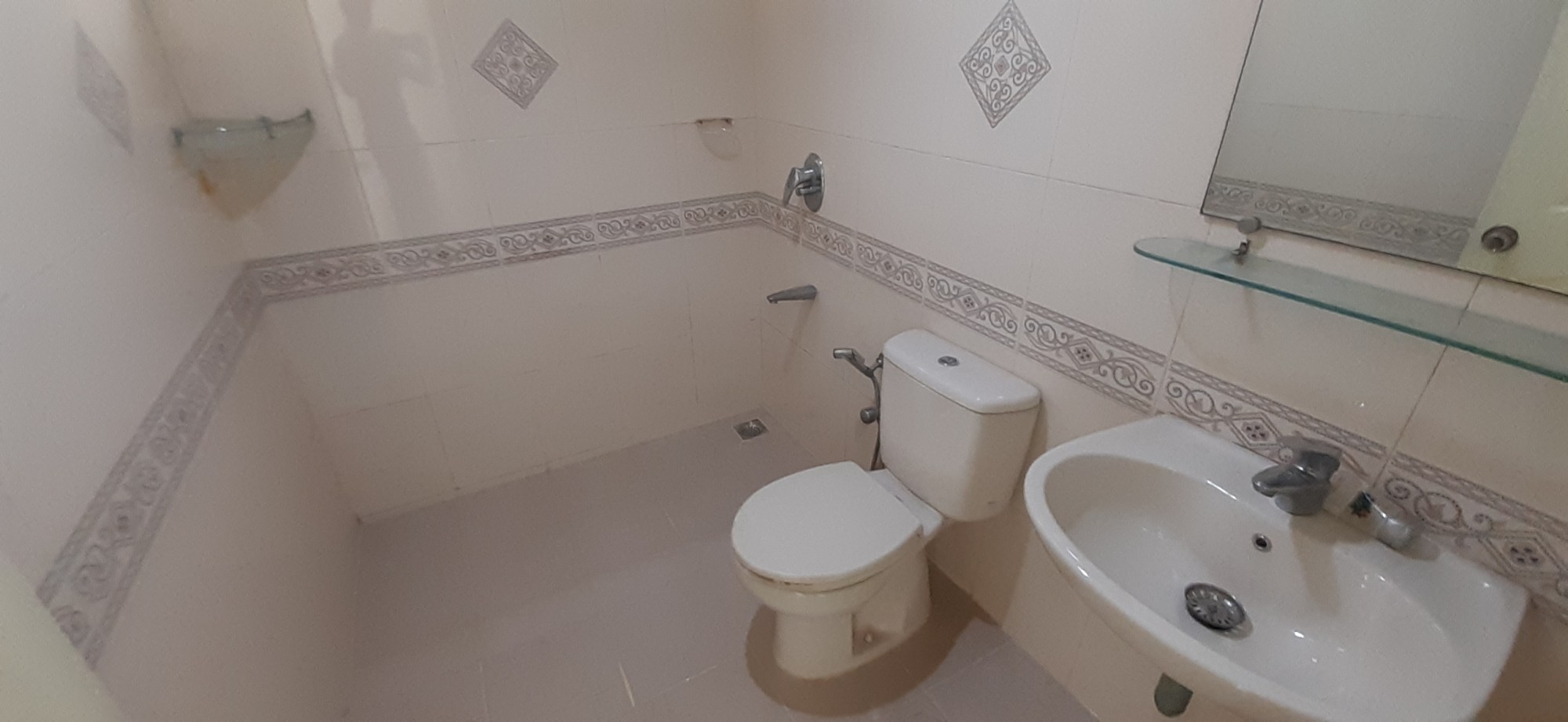 3BHK Semifurnished House  2000sqft