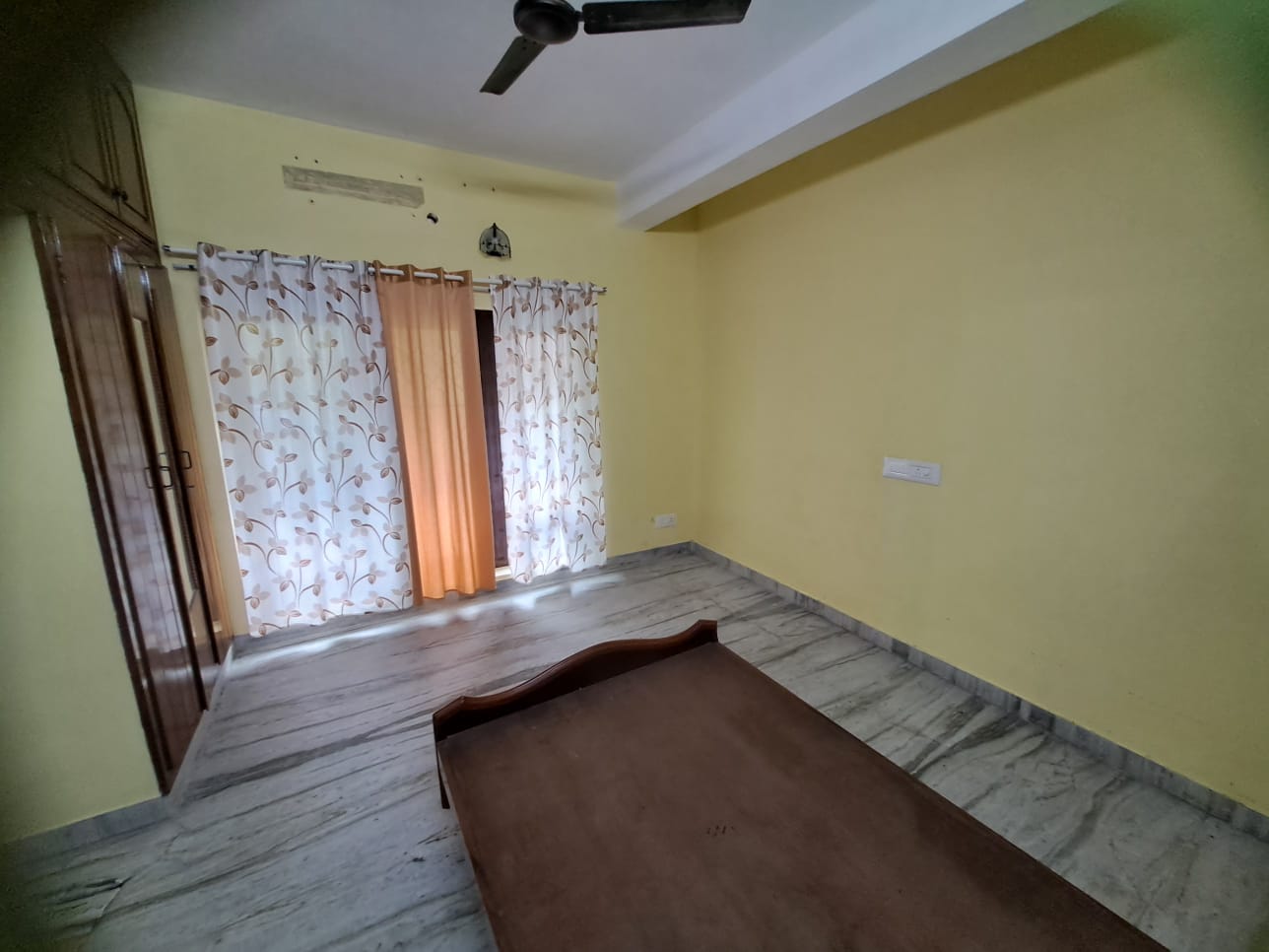 3BHK Semifurnished Flat in Panampilly Nager, Ernakulam, 1600 sqft