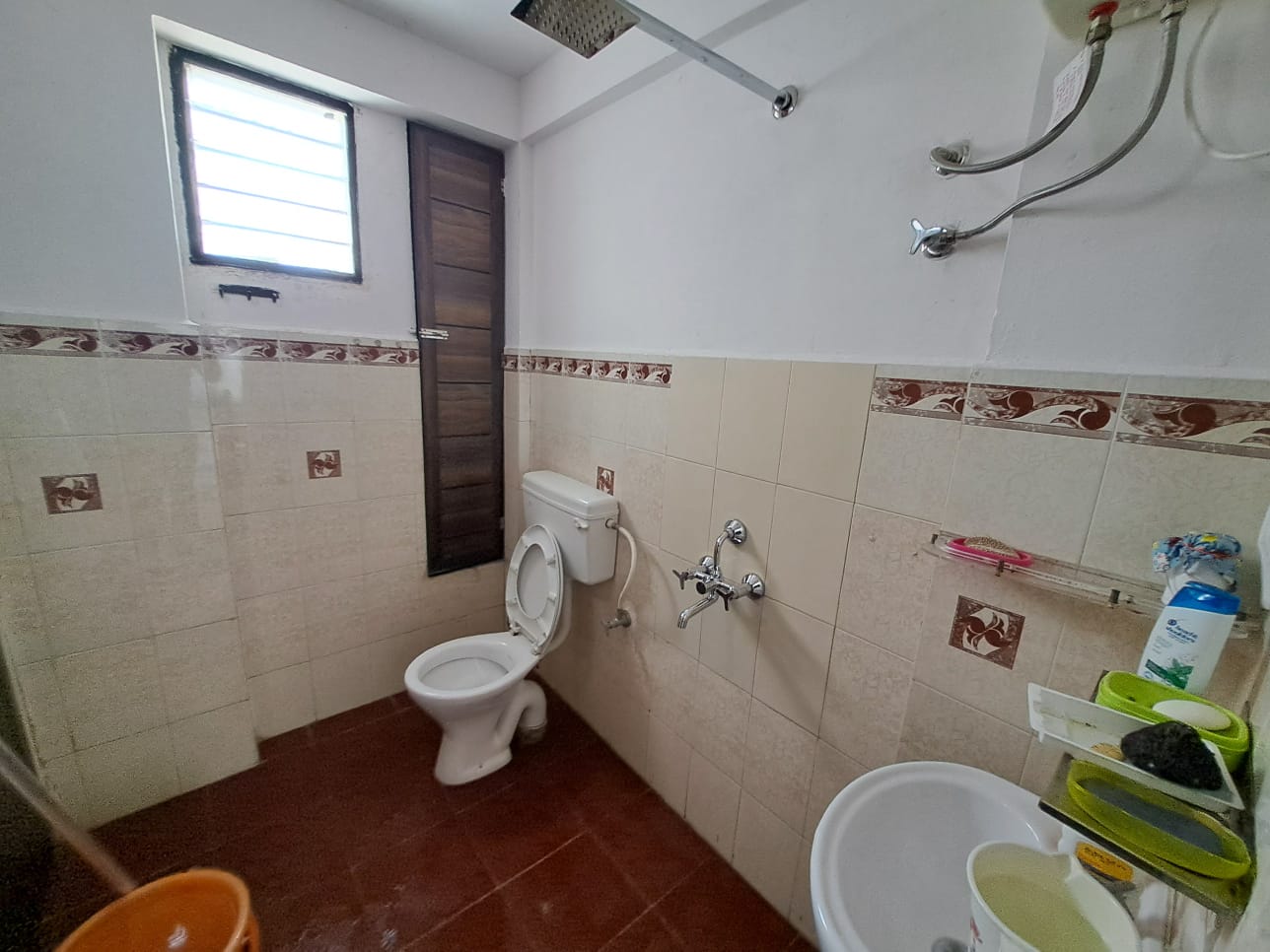 3BHK Semifurnished Flat,1140sqft in Thevara