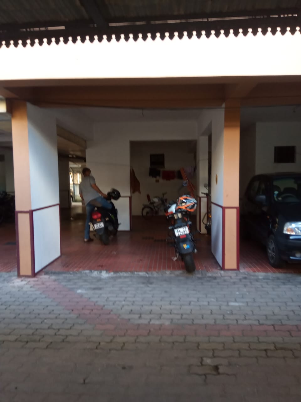 3BHK Semifurnished Flat near Jose Junction, M G Road, 1560 sqft