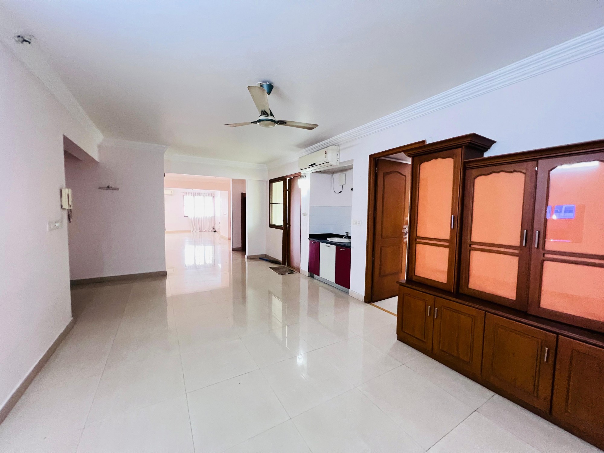3500sqft 4BHK Semi Furnished Flat in Panampilly Nagar, Kochi