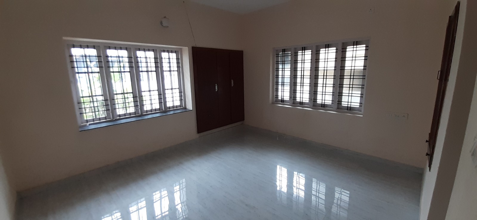 7BHK Semifurnished House with 10 Cents Land  4200 sqft - for sale in Panampilly Nagar, Kochi ( Ernakulam ), Kerala
