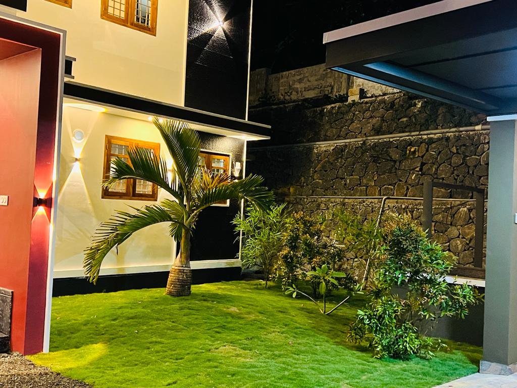 3BHK Semi furnished House with 2.75 cents1375 sqft