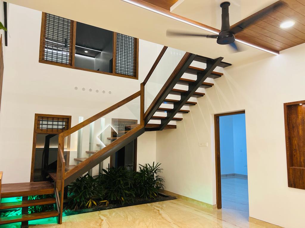 4BHK Semifurnished House with 15cent Land in Ettumanoor, Kottayam,3000sqft - for sale in Ettumanoor, Kochi, Kerala