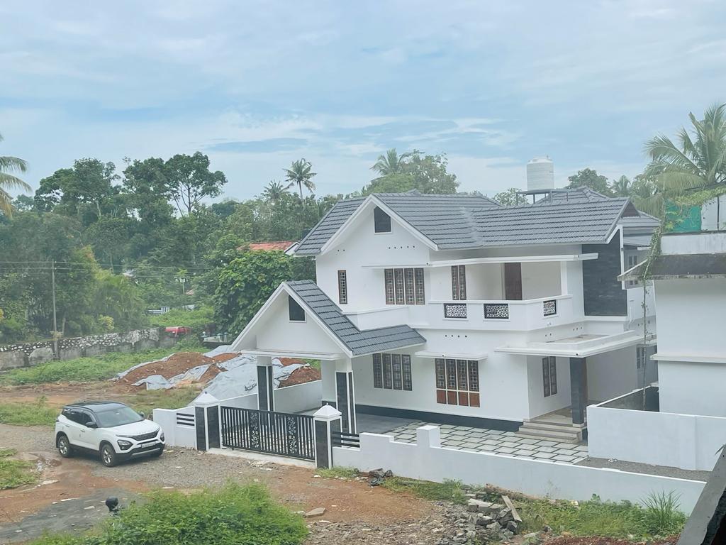 5BHK Semifurnished House2550 sqft