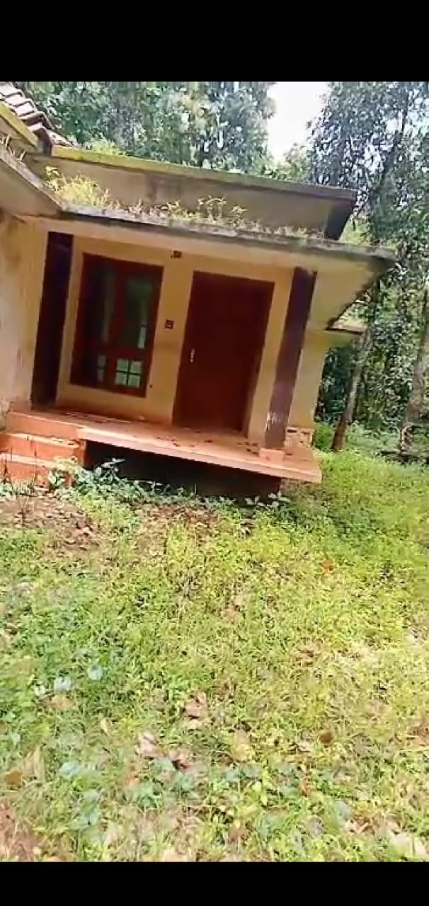 5 Acre land with 1600 Sqft House for sale - for sale in Rajakkad, Idukki, Kerala