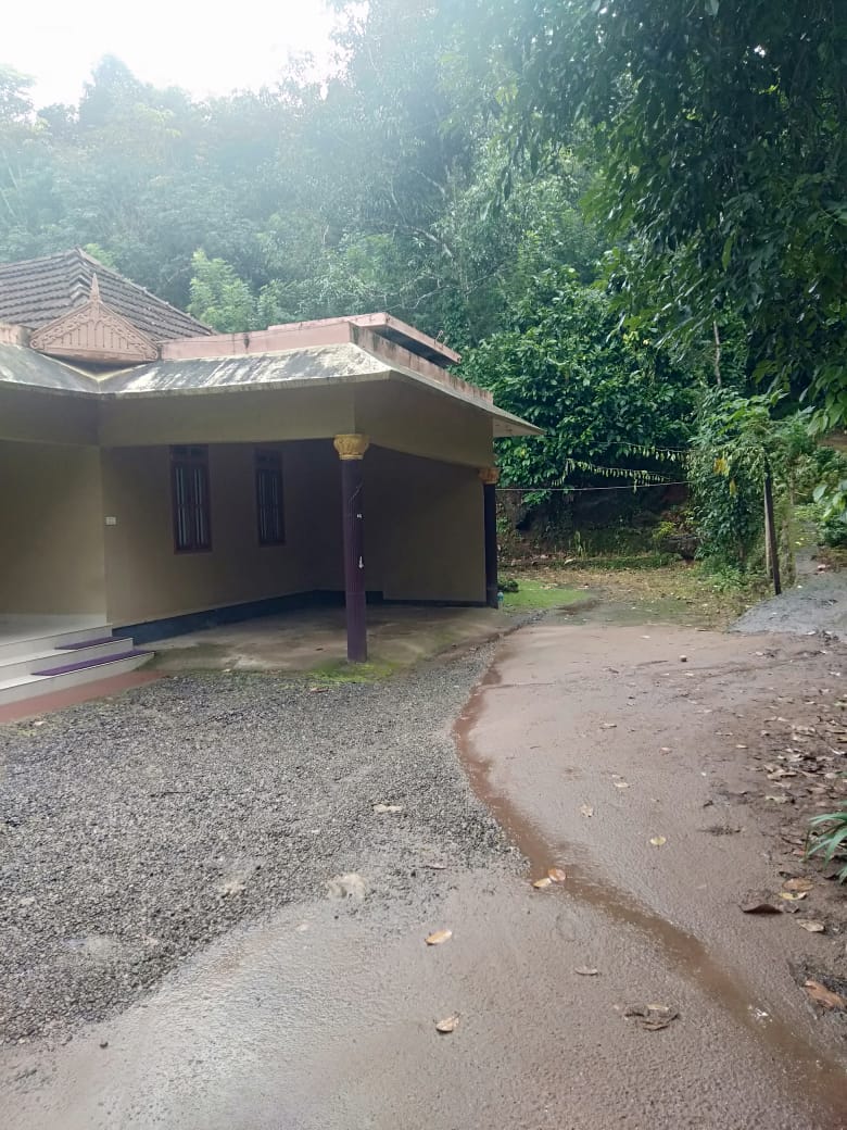 6 Acres of land with an old House for sale.