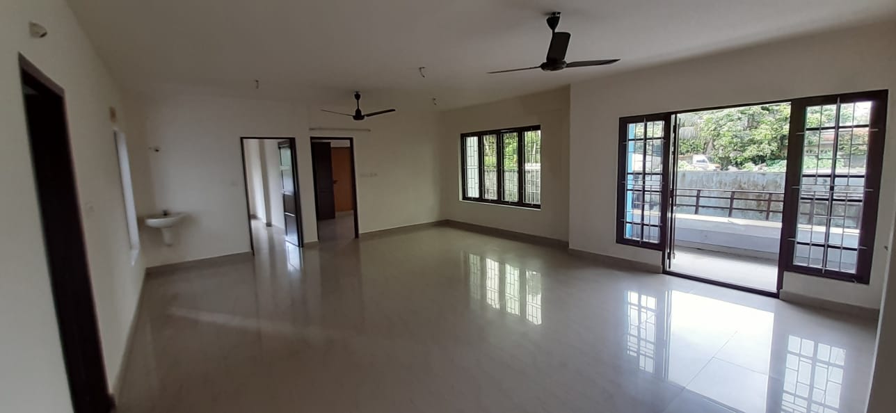 3 BHK Semi furnished Flat in Kadavanthra, 1400sqft