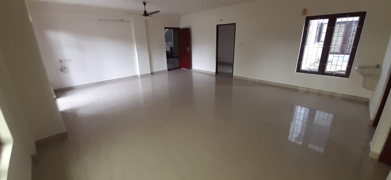 3 BHK Semi furnished Flat in Kadavanthra, 1400sqft