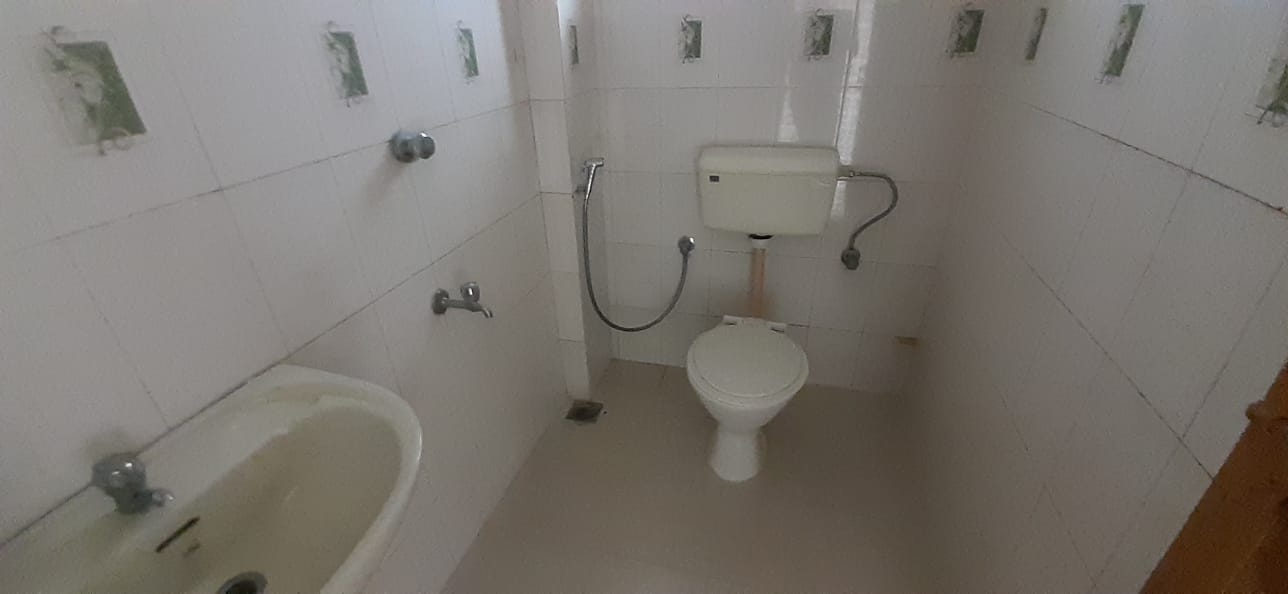 3 BHK Semi furnished Flat in Kadavanthra, 1400sqft