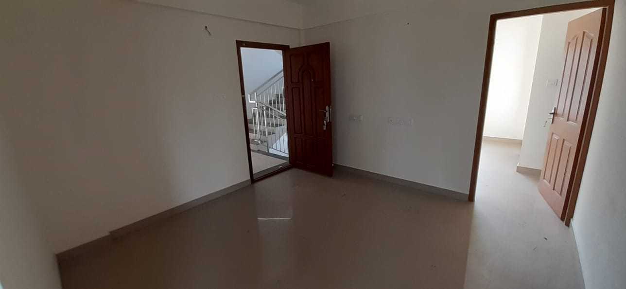 5.700 cents of Semi Commercial House plot in Kadavanthra