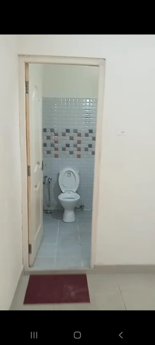2BHK Fully Furnished Flat in  Kunjanbava road, Kadavanthra,  1250 sqft
