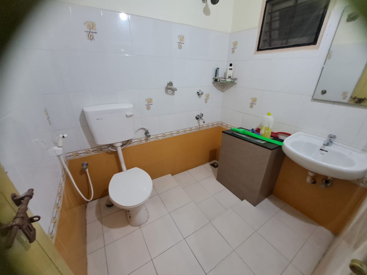 3 BHK Semi furnished Flat in Kadavanthra, 1400sqft