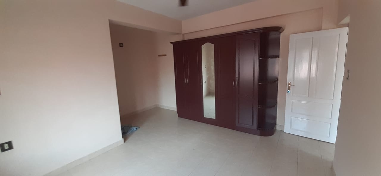 3BHK Semifurnished Flat in M G Road, Ernakulam, 2393sqft - for sale in M G Road, Kochi ( Ernakulam ), Kerala