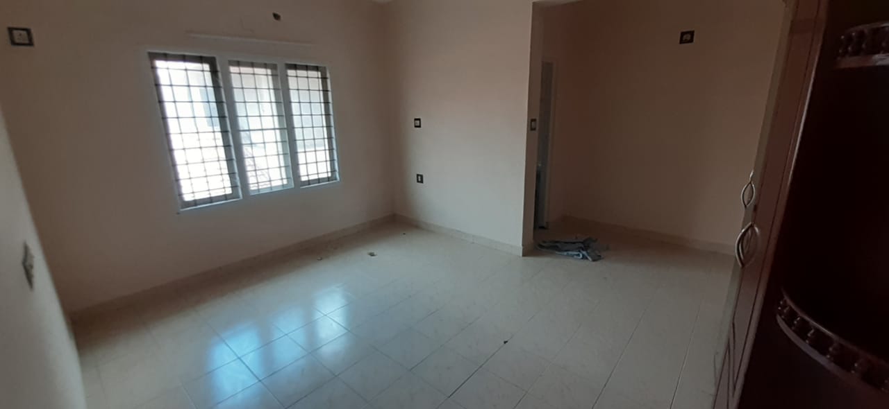 3BHK Semifurnished Flat in M G Road, Ernakulam, 2393sqft