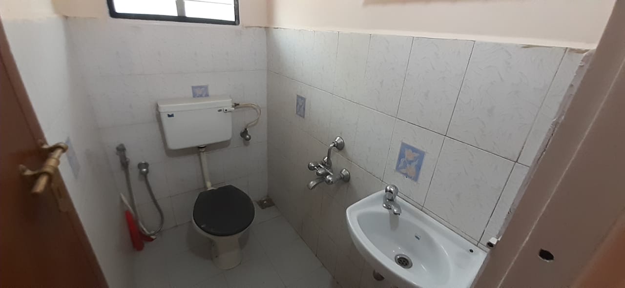 3BHK Semifurnished Flat in M G Road, Ernakulam, 2393sqft