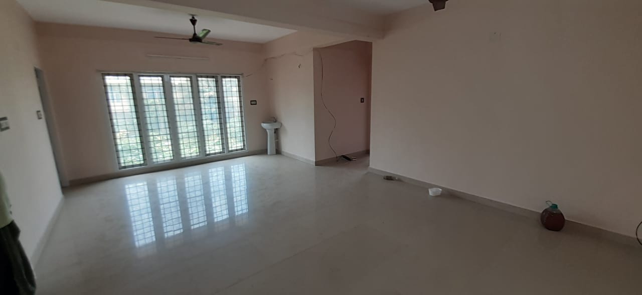 3BHK Semifurnished Flat in M G Road, Ernakulam, 2393sqft