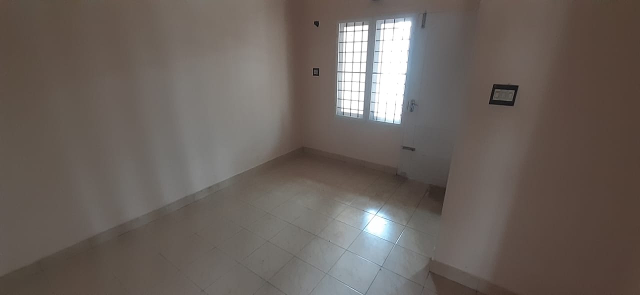 3BHK Semifurnished Flat in M G Road, Ernakulam, 2393sqft