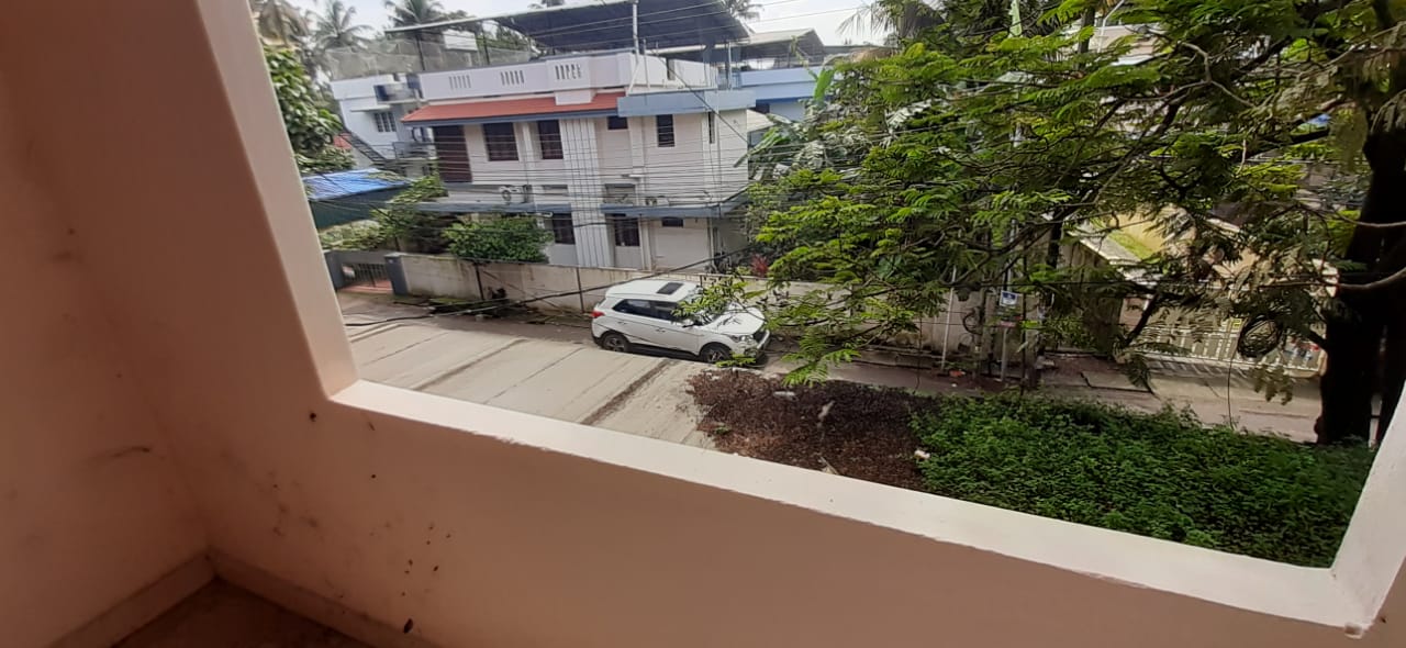 3BHK Semifurnished Flat in M G Road, Ernakulam, 2393sqft