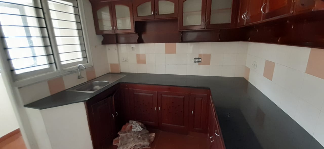 2BHK + Study Semifurnished Flat in North Janatha, Palarivattom, 1180sqft