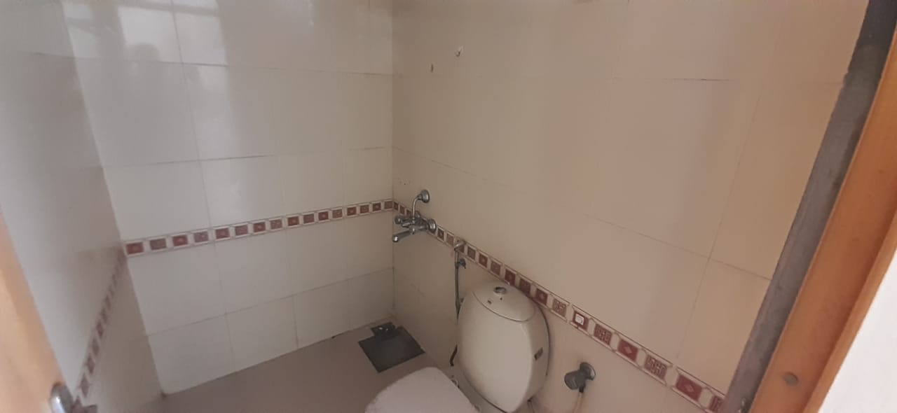 2BHK + Study Semifurnished Flat in North Janatha, Palarivattom, 1180sqft