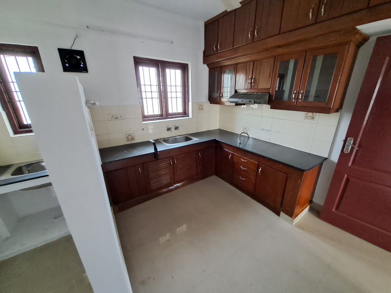 3BHK Semifurnished Apartment 1350 sqft in Kadavanthra