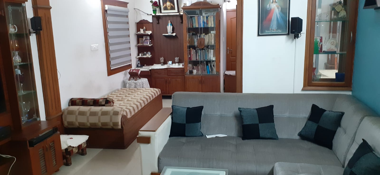 3BHK Semifurnished House 1300 sqft