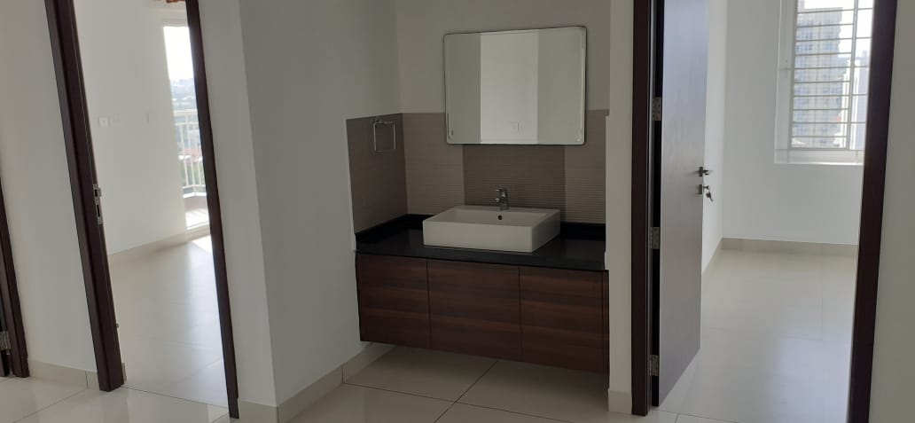 Semifurnished  House with 3cent 1684 sqft in Eroor, Tripunithra