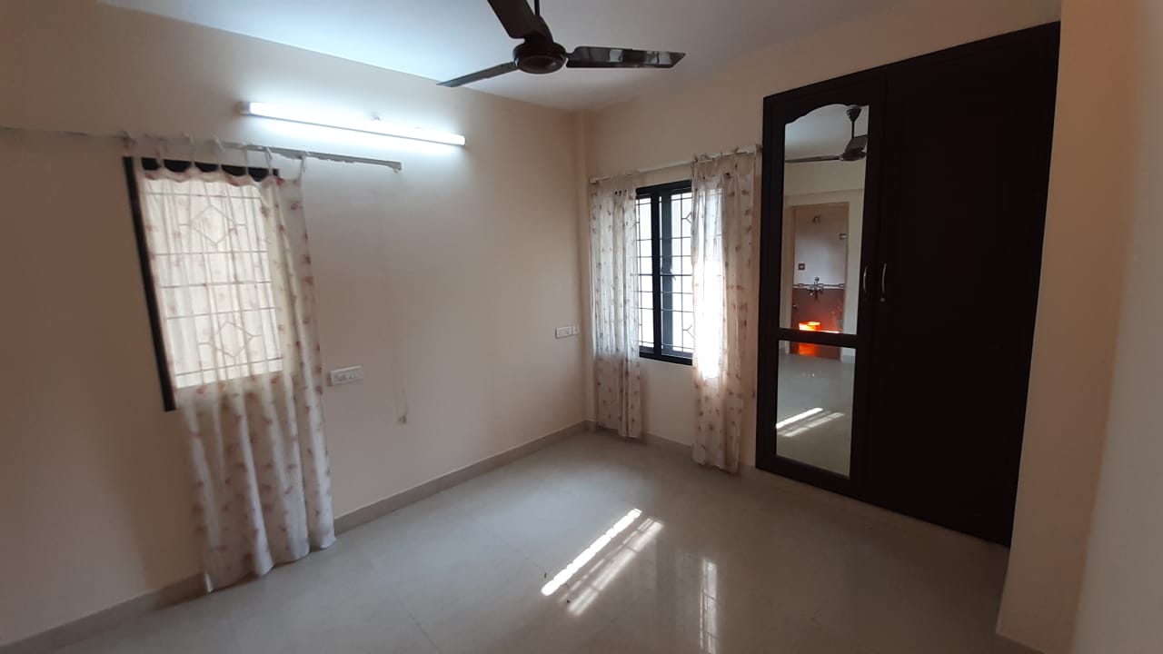 3BHK Semifurnished Flat in Kadavanthra, 1500sqft