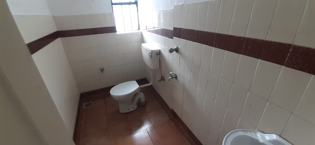 1632Sqft, 3 BHK Semifurnished House