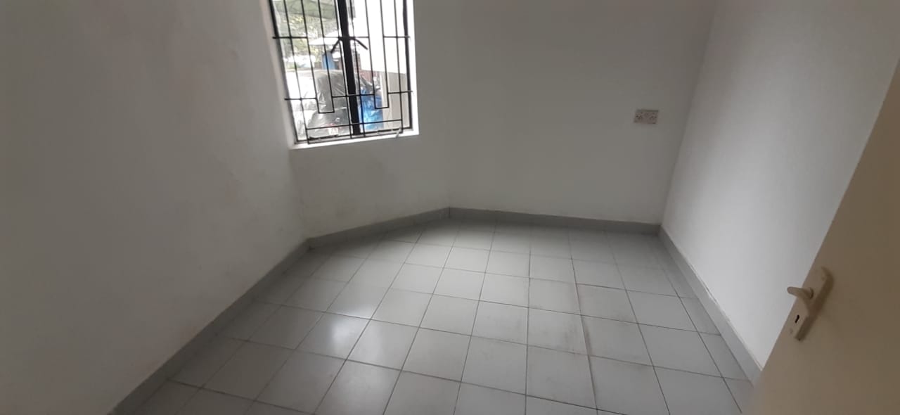 1632Sqft, 3 BHK Semifurnished House