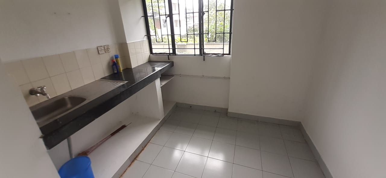 1632Sqft, 3 BHK Semifurnished House