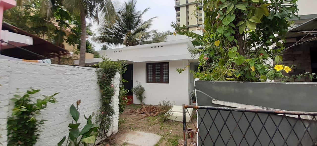 3BHK Semifurnished Flat in Marine Drive, Ernakulam, 2200 sqft - for sale in Marine Drive, Kochi ( Ernakulam ), Kerala