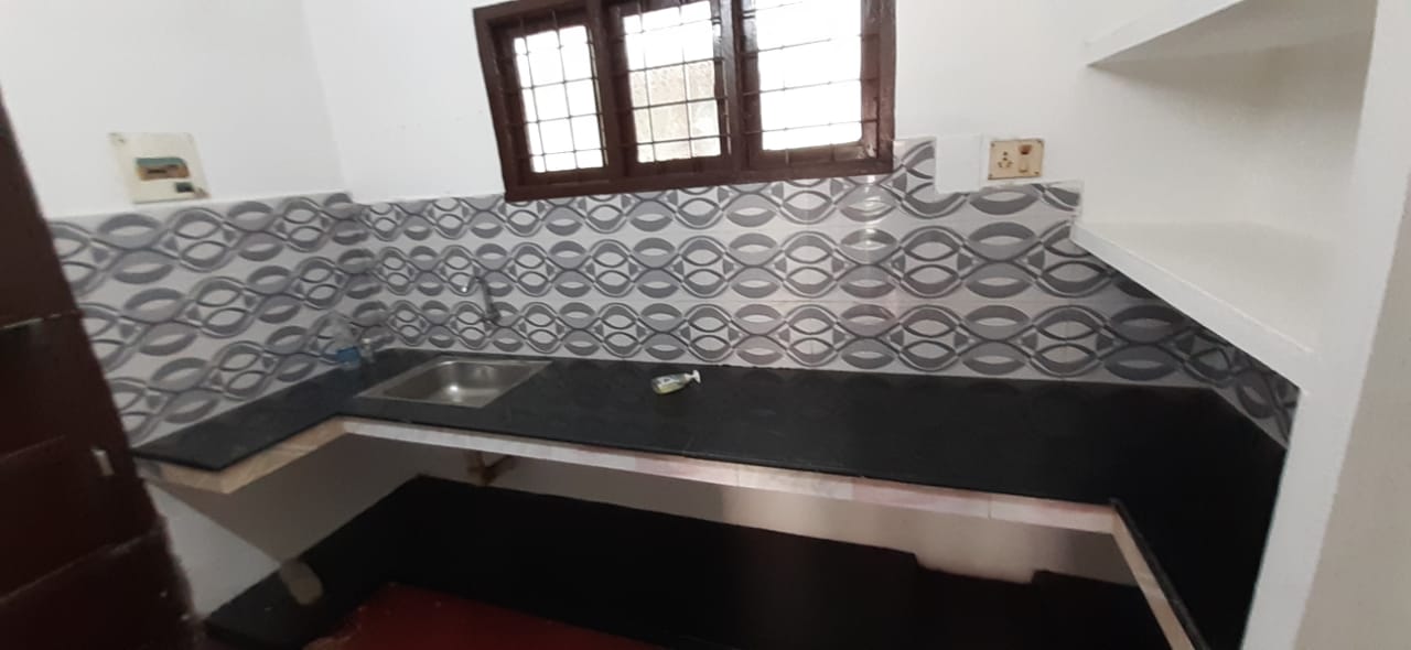 3BHK Semifurnished Flat in Marine Drive, Ernakulam, 2200 sqft