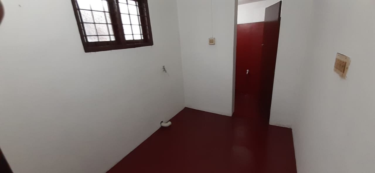 3BHK Semifurnished Flat in Marine Drive, Ernakulam, 2200 sqft