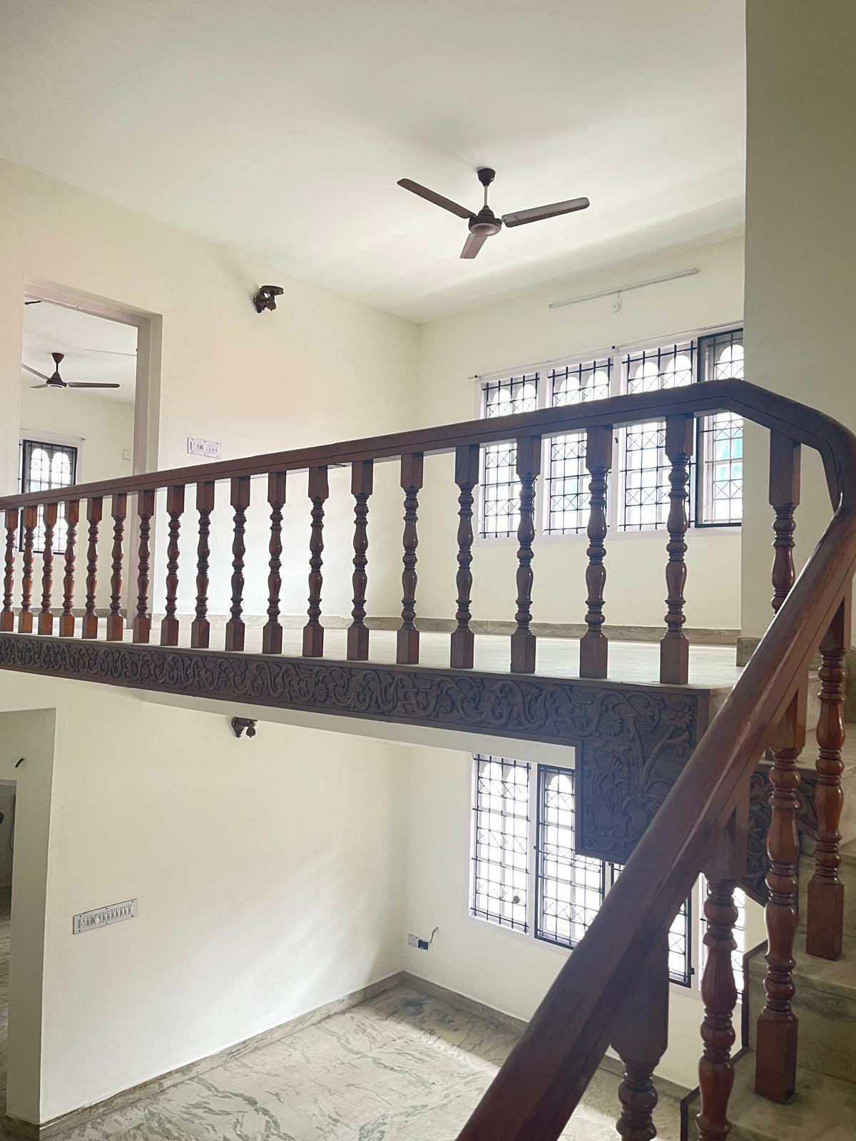 3BHK Semifurnished House,2000sqft
