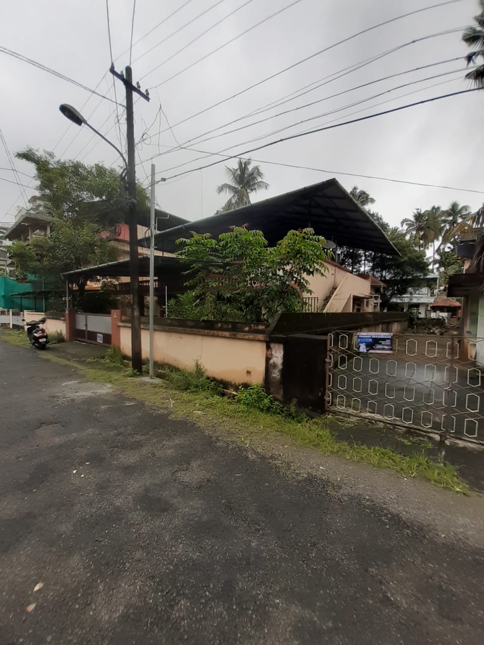 7.100 Cent land with an old house for sale.