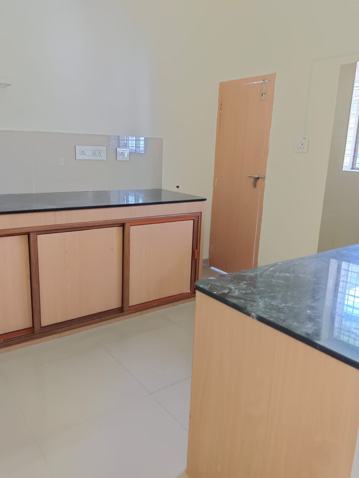 950sqft, Office space for Rent