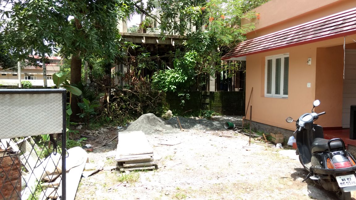 10 Cents of land with Old house
