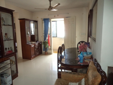 1365 sqft 3BHK semifurnished flat at kadavanthra
