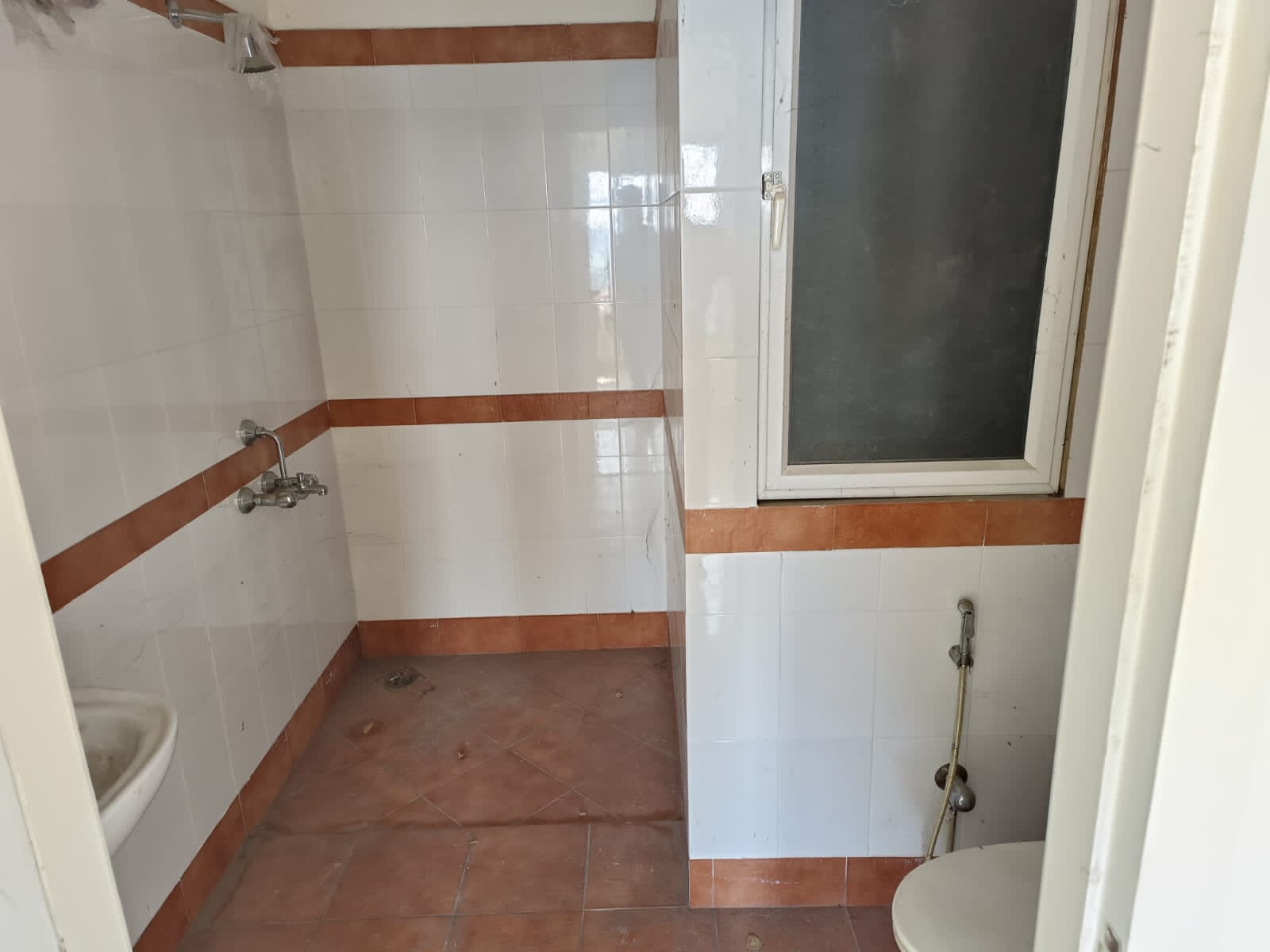 1631sqft, 3 BHK Unfurnished Flat in Kakkanad,