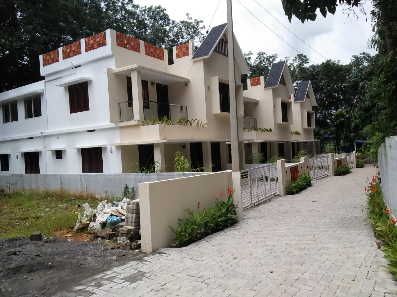 1950 Sqft 4 BHK House for sale. - for sale in Pallikkaraernakulam District, Kochi ( Ernakulam ), Kerala