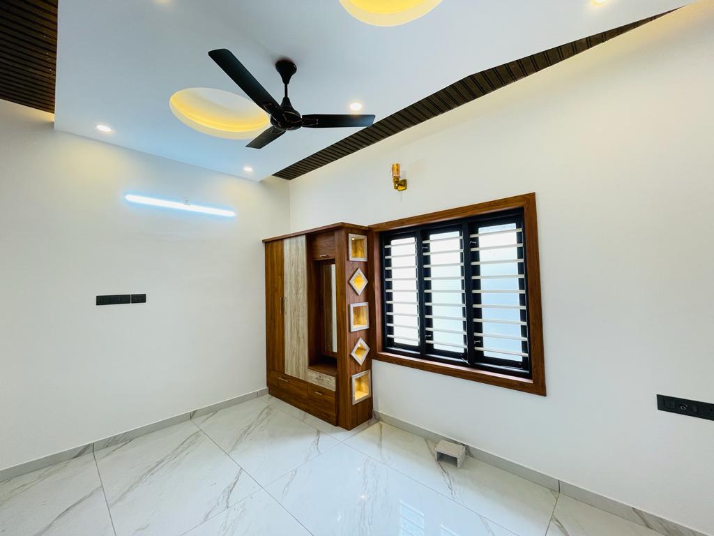 2200sqft, 4BHK Semifurnished House in Vikasavani, Kakkanad