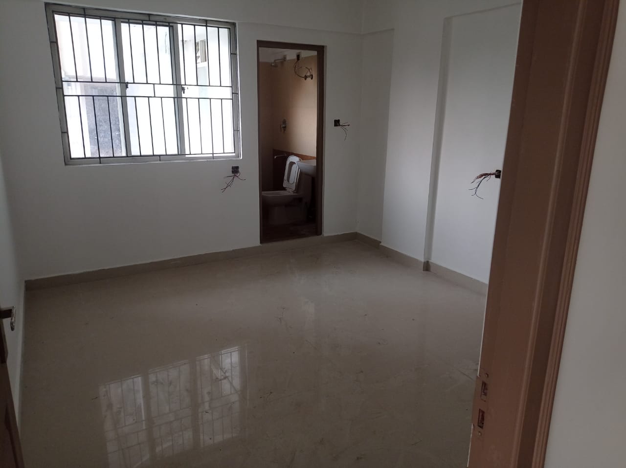 2000sqft, 4BHK Semifurnished Bradnew House