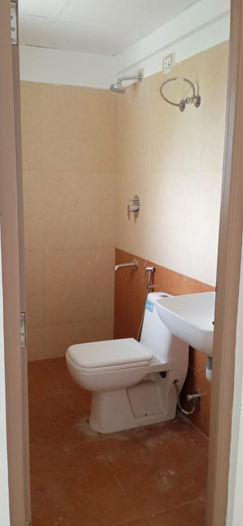 2000sqft, 4BHK Semifurnished Bradnew House