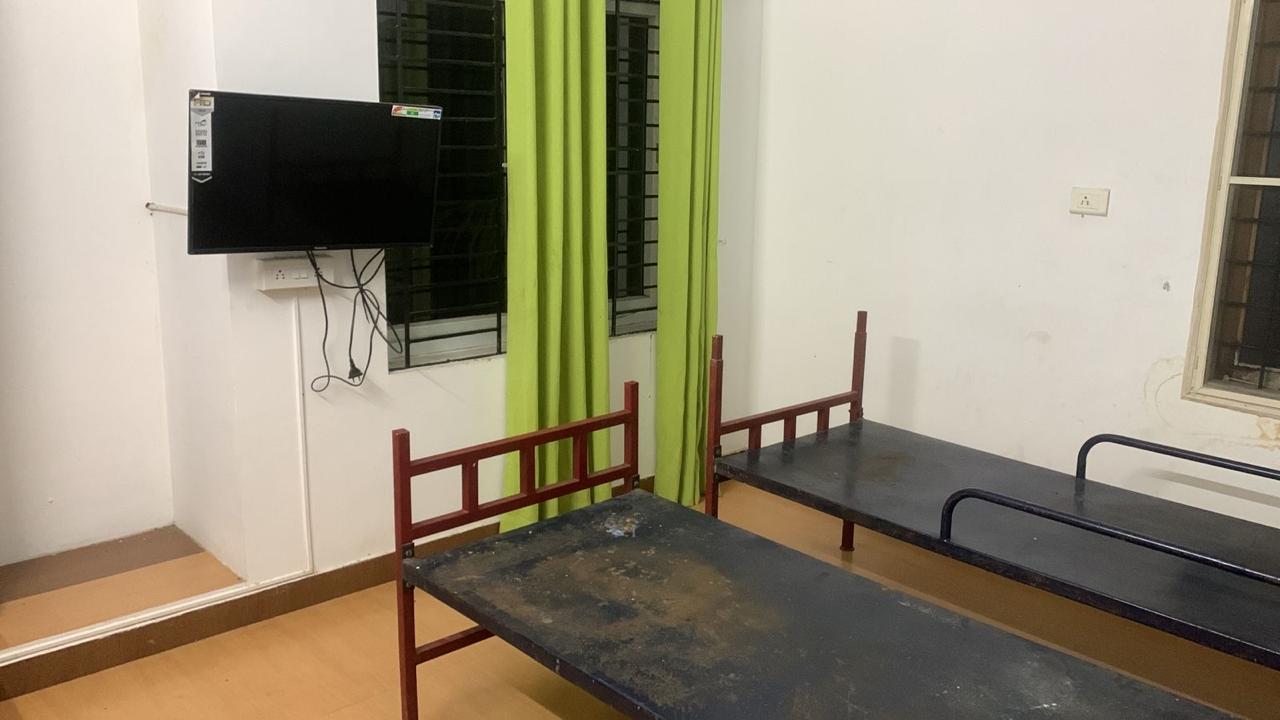3 BHK Fully Furnished first floor available 1500 sqft