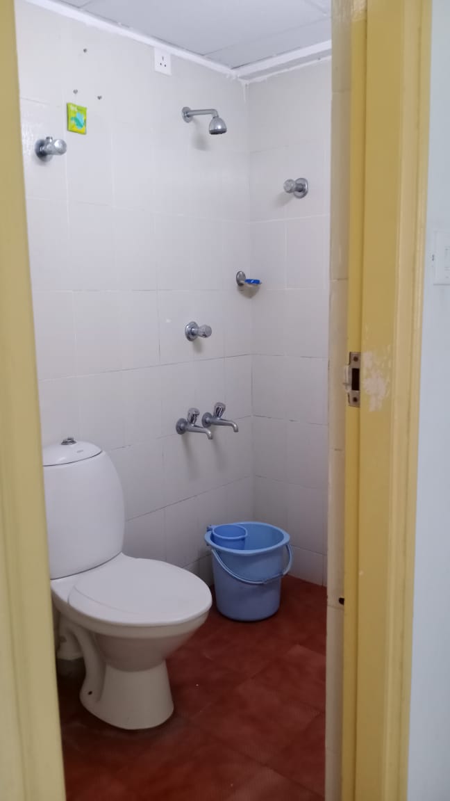 3BHK Semifurnished Flat in, 1300sqft