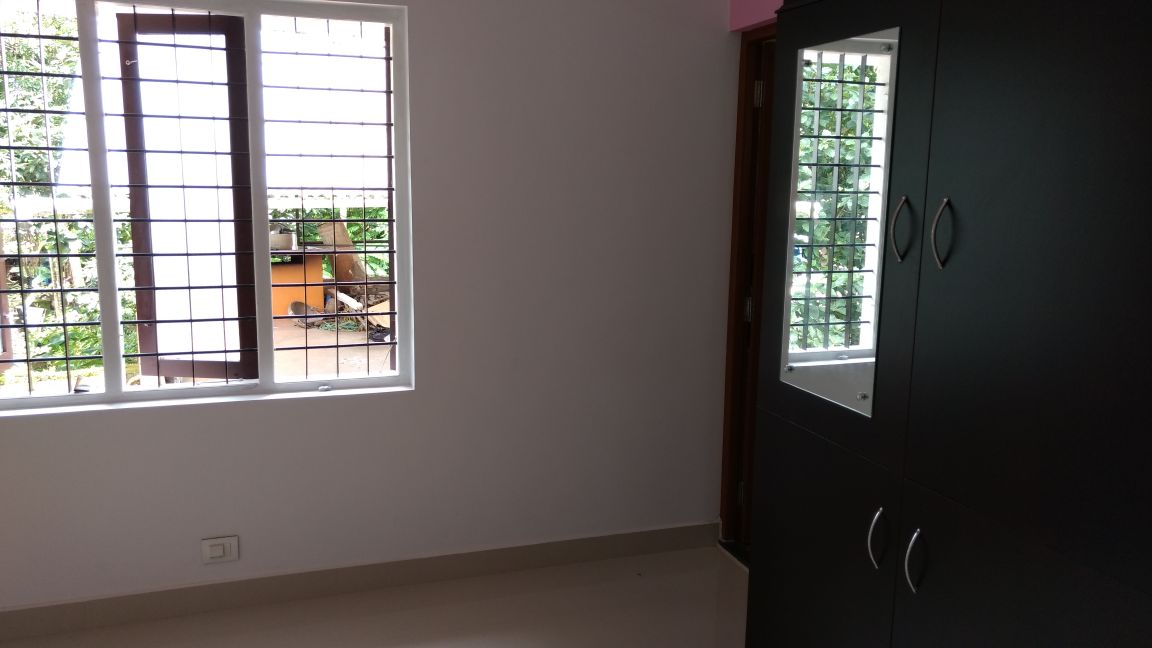 3BHK Semifurnished house 1500sqft