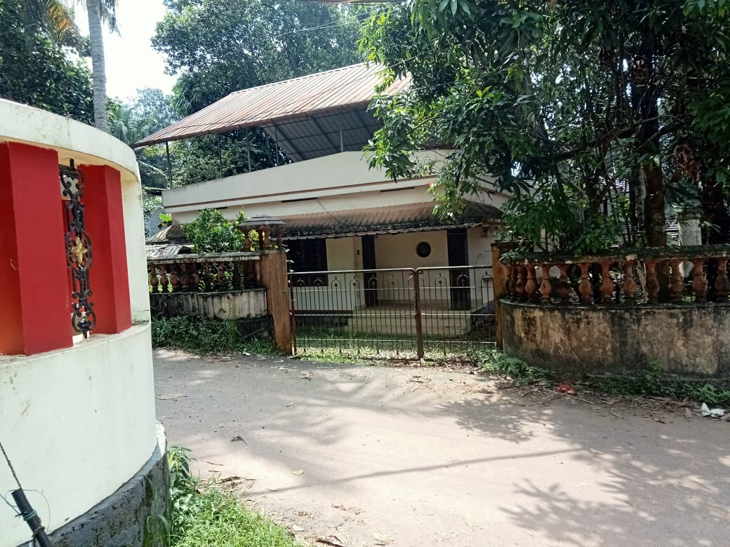 3BHK Semifurnished House with 26Cent1200sqft